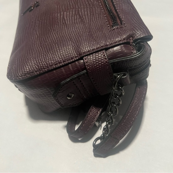 Simply Vera Vera Wang Burgundy Crossbody Bag - Picture 3 of 4